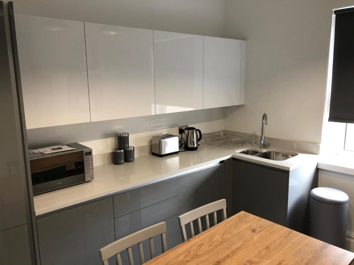 Entire Spacious 4 Bedroom In Борнмут