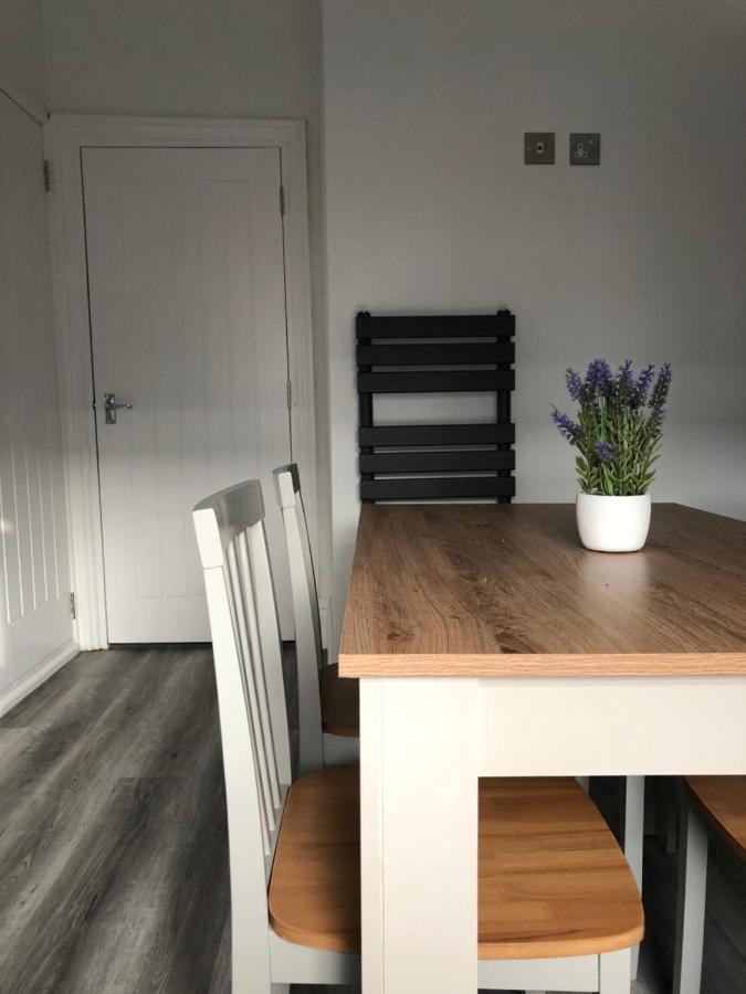 Entire Spacious 4 Bedroom In * Борнмут
